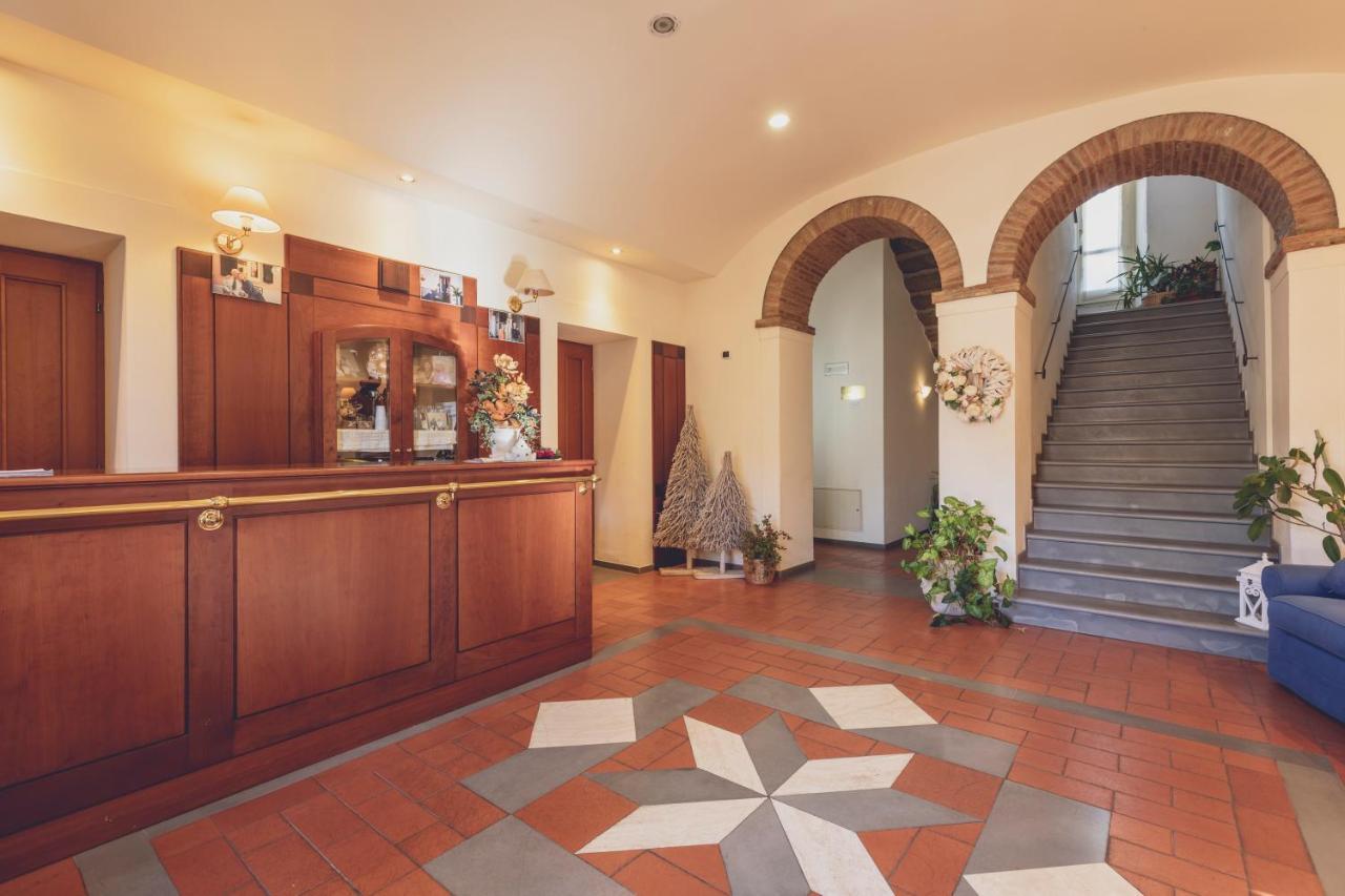 Albergo Ristorante Pasqui Rocca San Casciano エクステリア 写真
