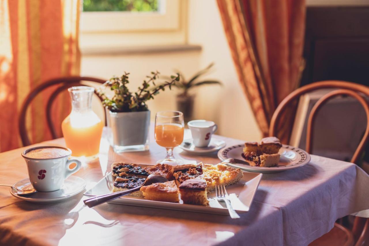 Albergo Ristorante Pasqui Rocca San Casciano エクステリア 写真