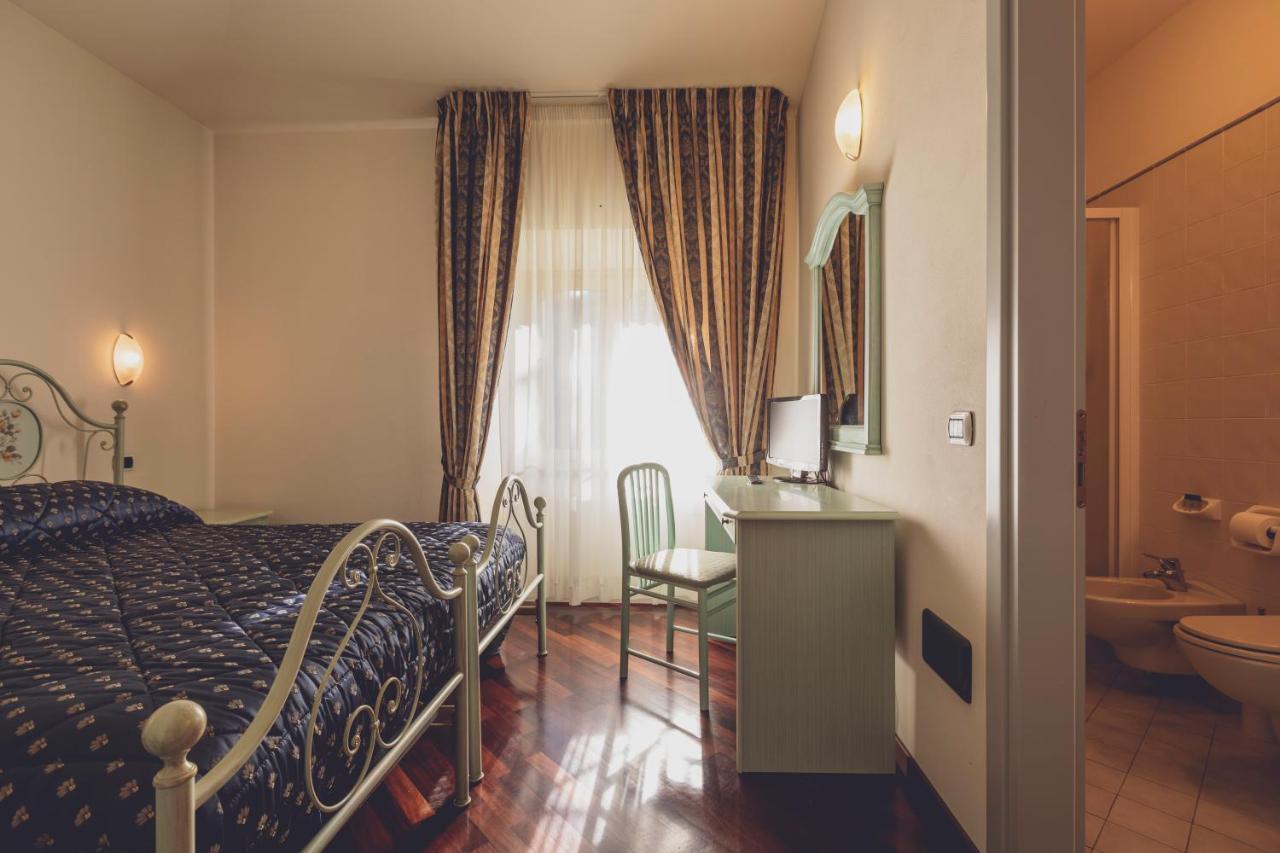 Albergo Ristorante Pasqui Rocca San Casciano エクステリア 写真